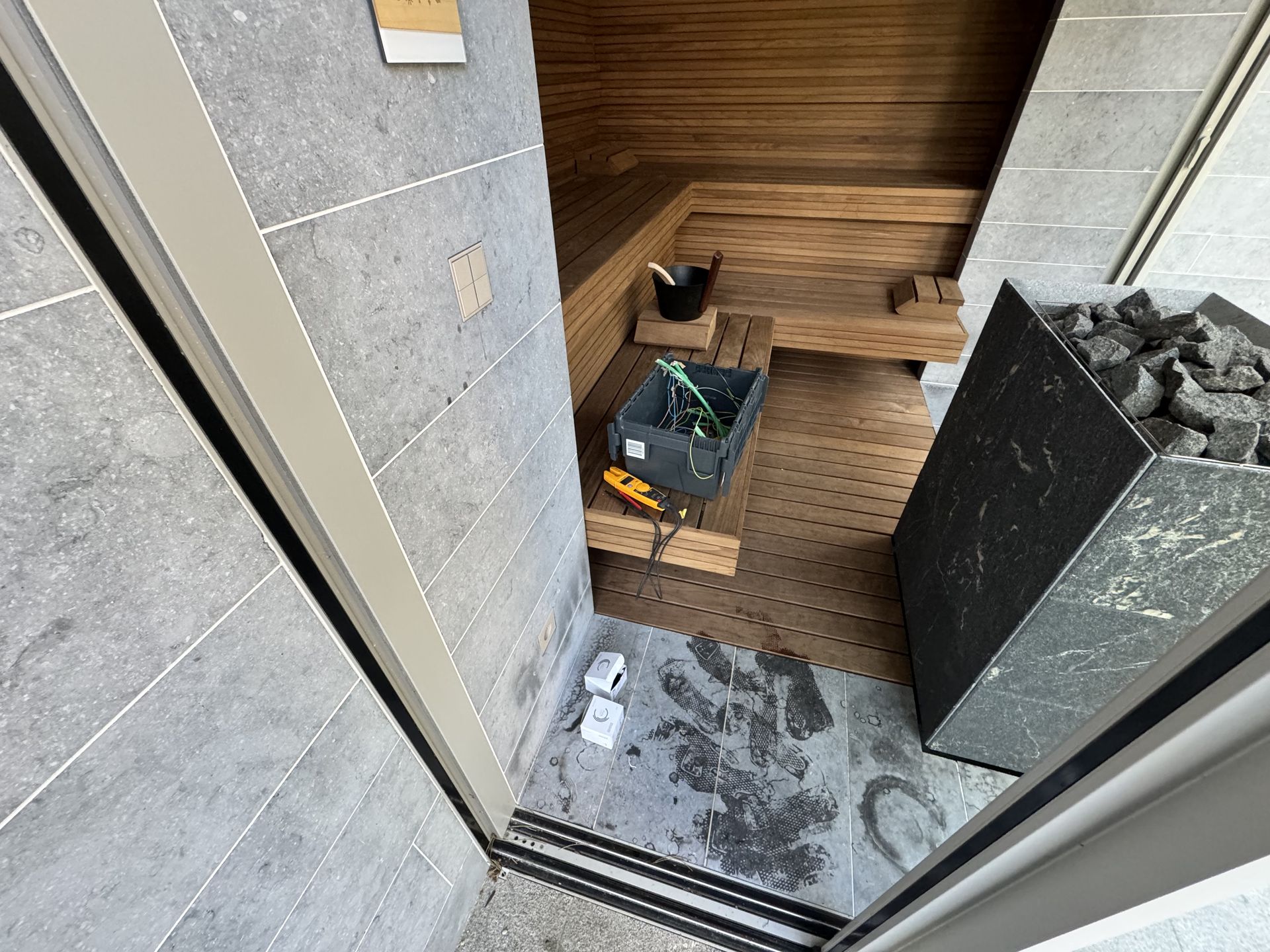 Terrasse et sauna extérieur