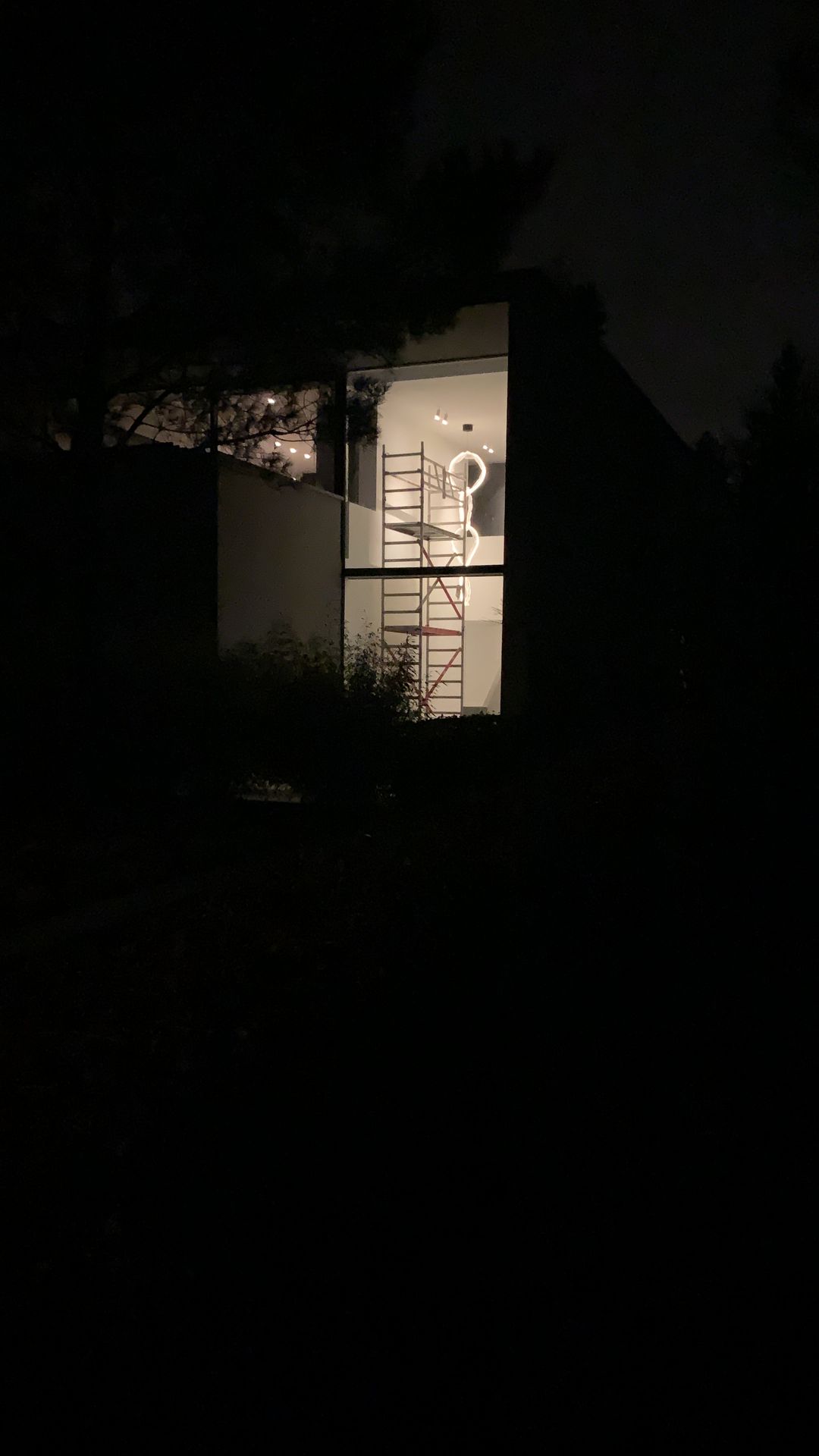 Néon circulaire vu de nuit